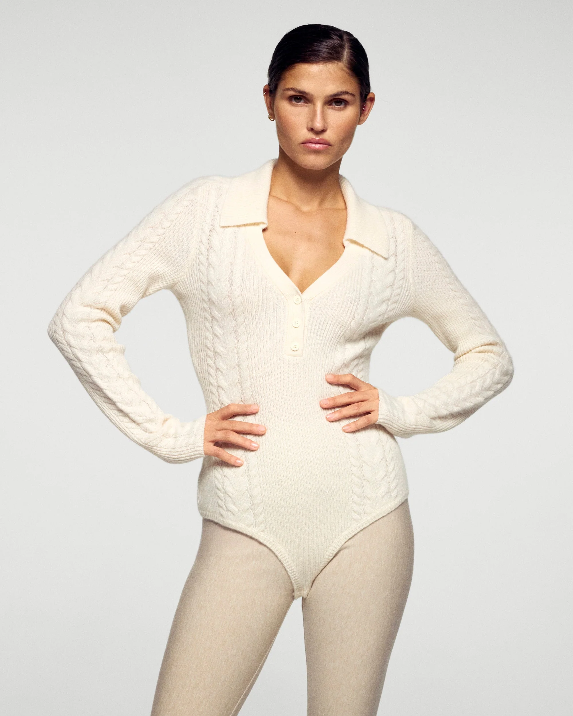 Long-Sleeved Cable Knit Bodysuit (H25 / FEMME / Ecru)
