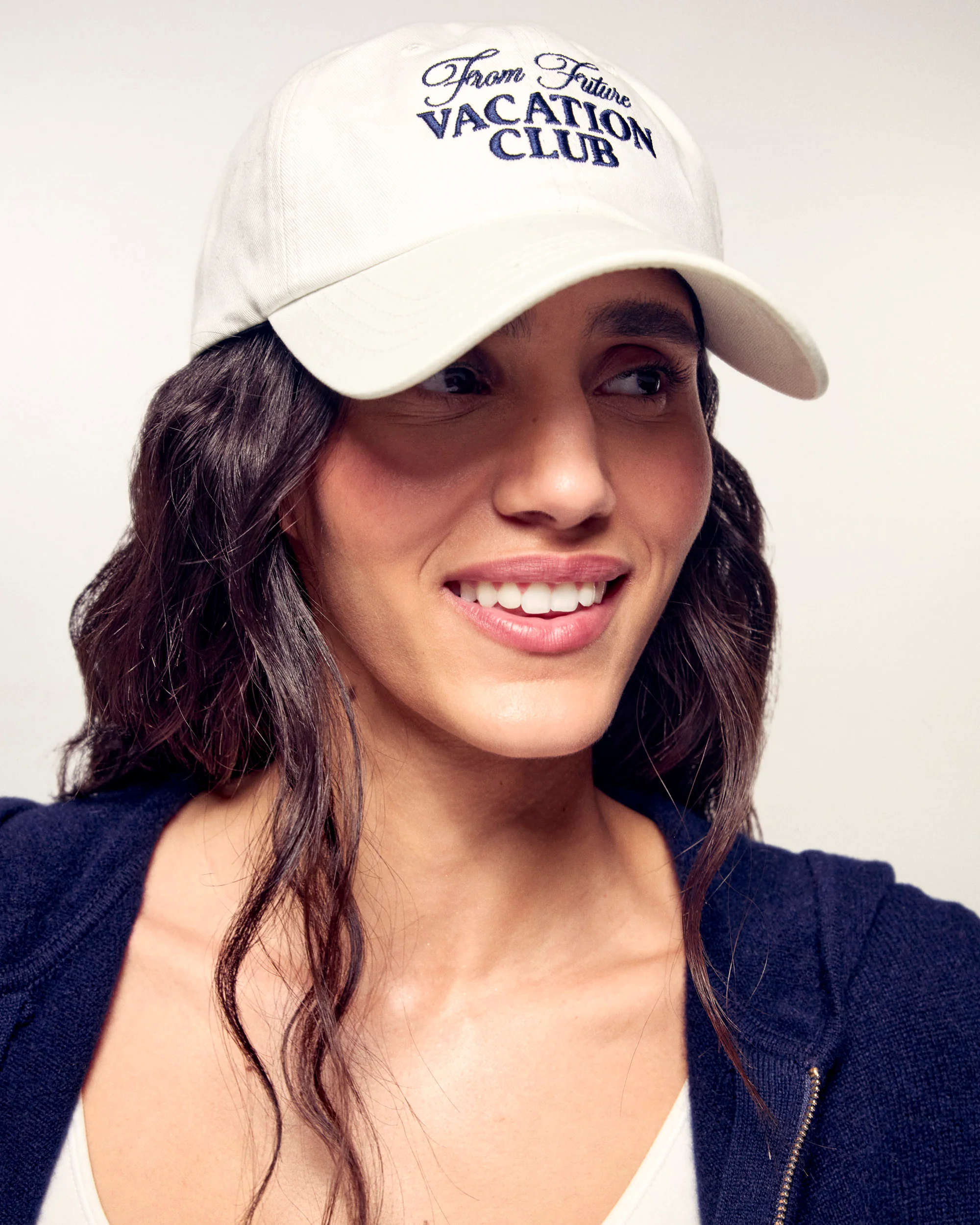 Cap with "Vacation Club" Embroidery (S26 / ACCESSOIRES / Ecru) - Image 2