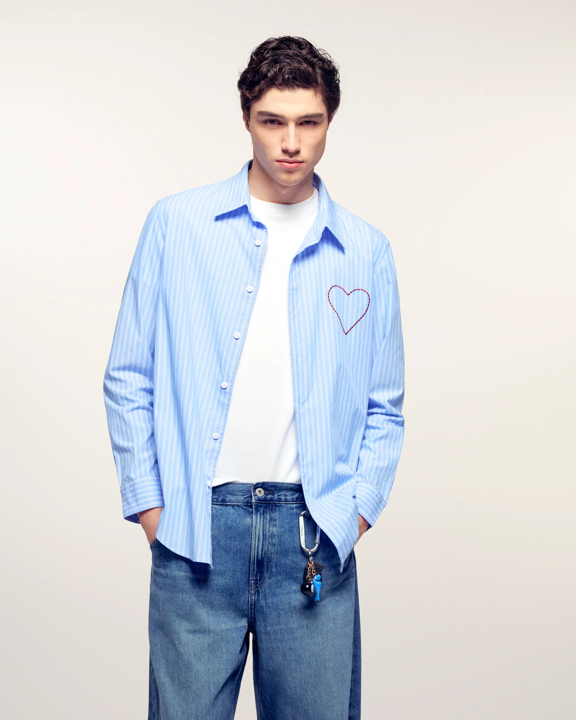 Embroidered Heart Long Sleeve Shirt (S26 / HOMME / Bleu Moyen Raye)