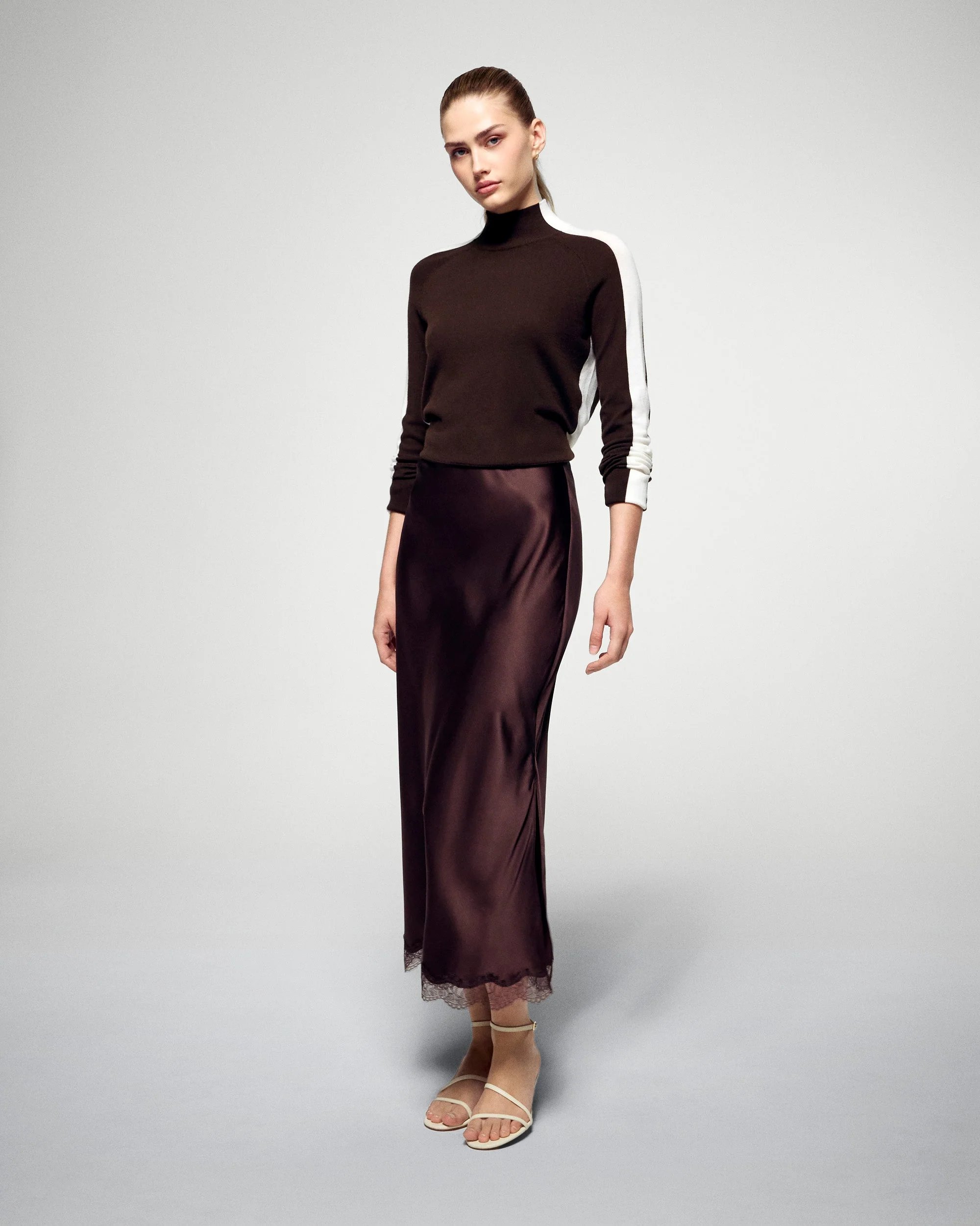 Mid-Length Skirt (H25 / FEMME / Chocolate) - Image 4