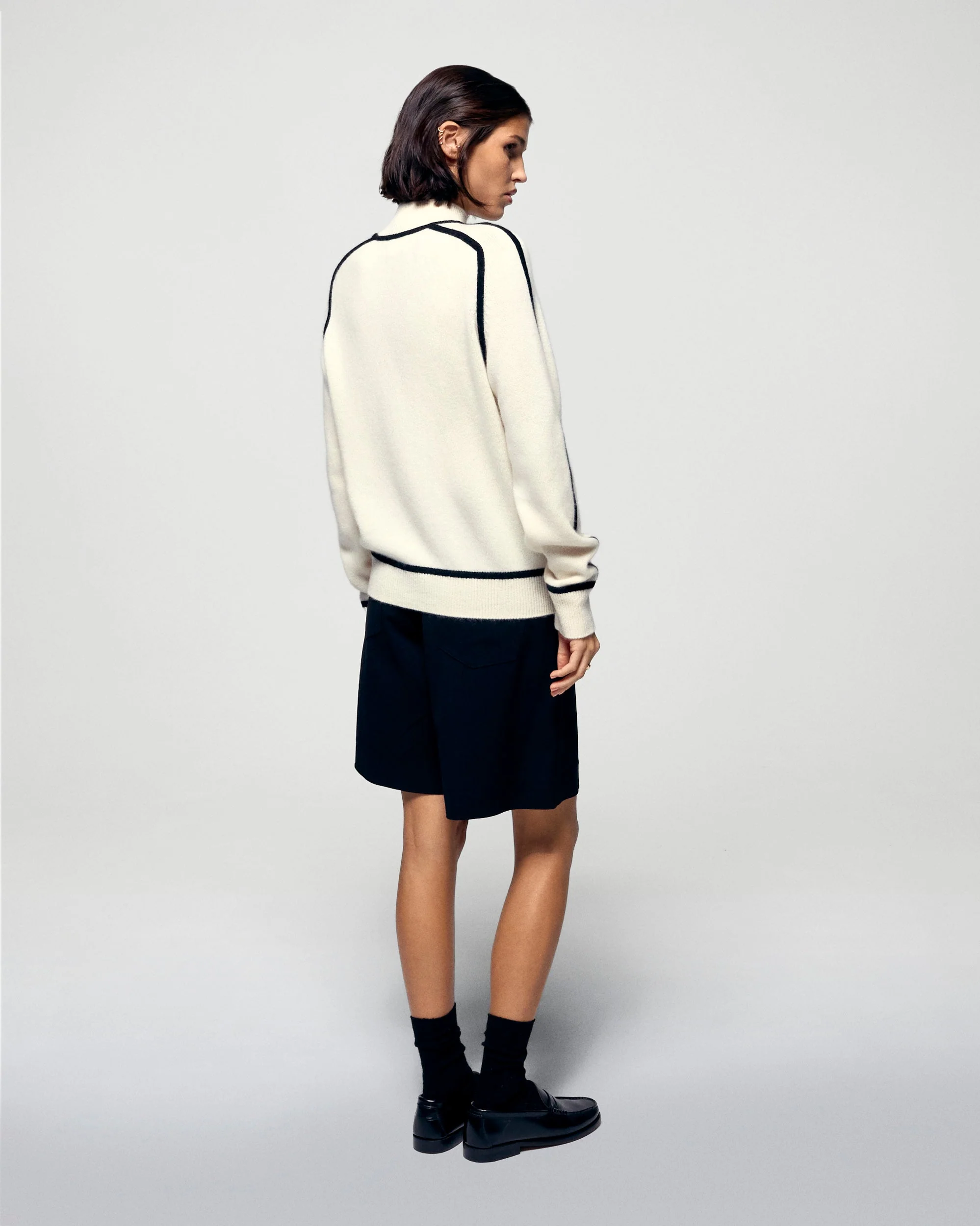Mock-Neck Sweater with Contrast Edges (H25 / FEMME / White) - Image 4