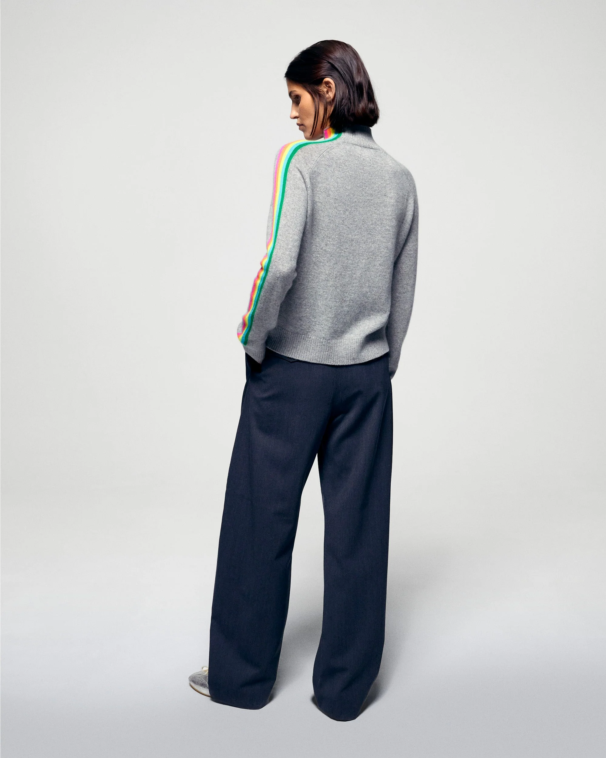Mock Neck Sweater (H25 / FEMME / Dark Heather Gray) - Image 4