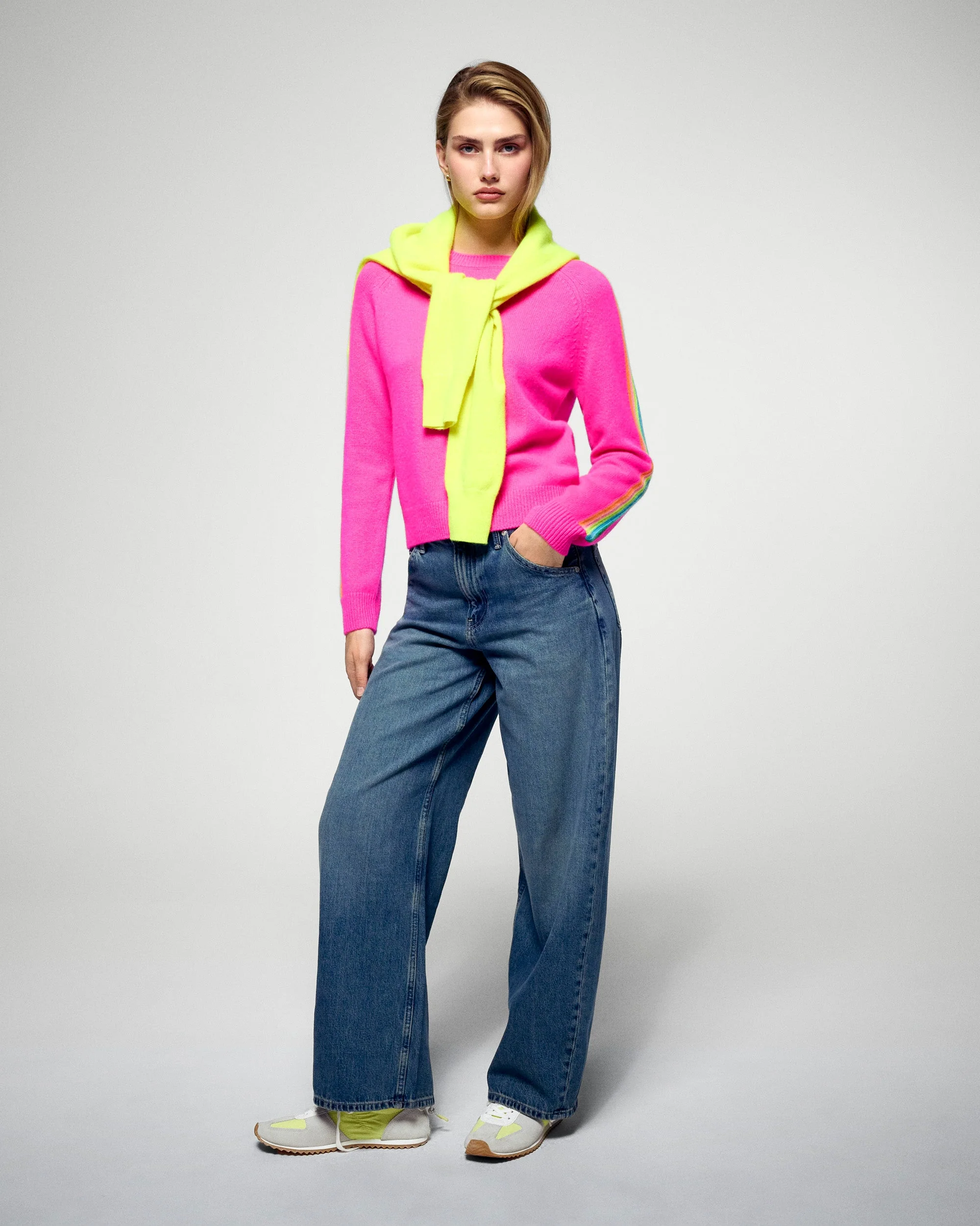 Crewneck Sweaters (H25 / FEMME / Cosmic Pink) - Image 3