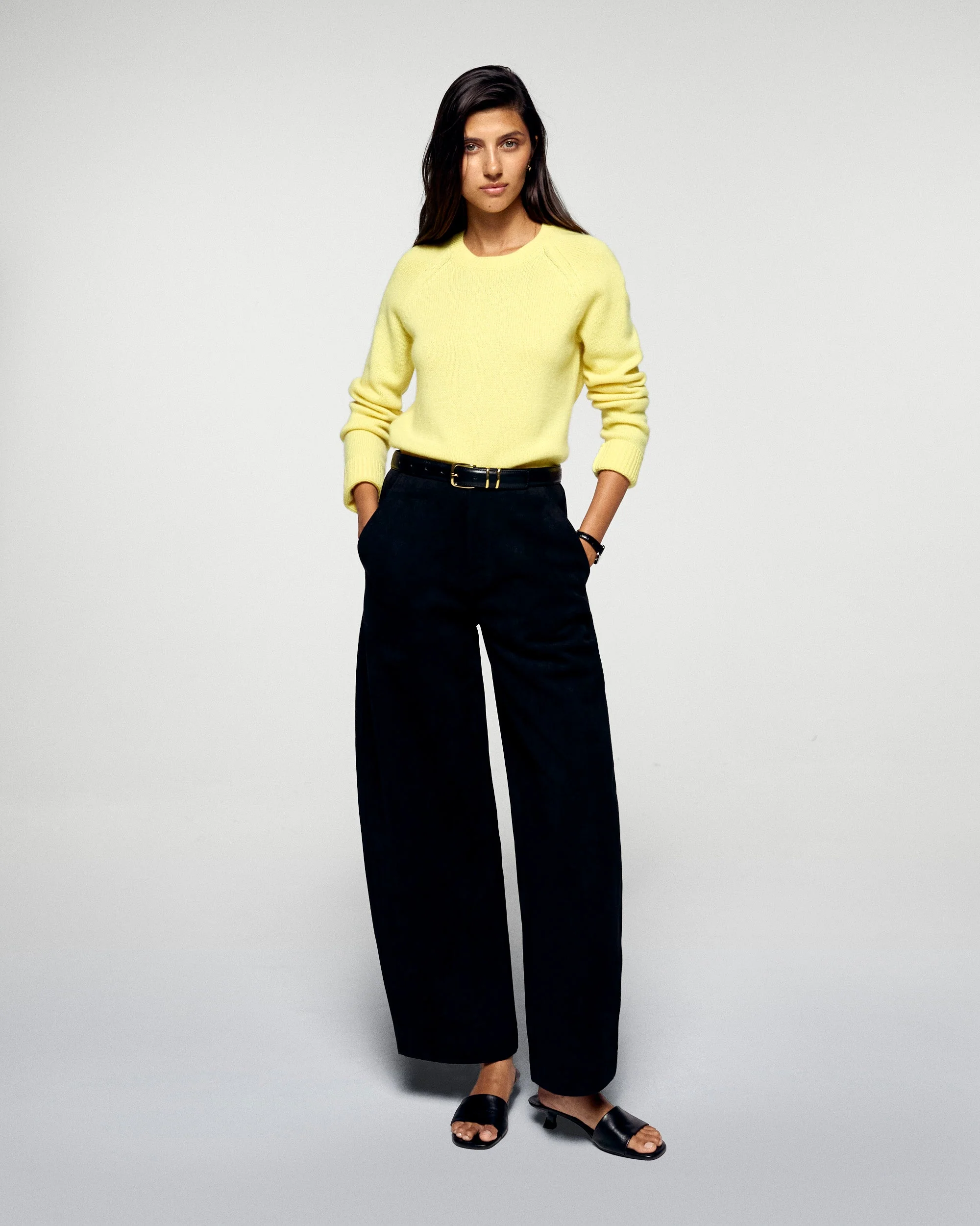 Crewneck Sweater (H25 / FEMME / Creamy Yellow) - Image 3