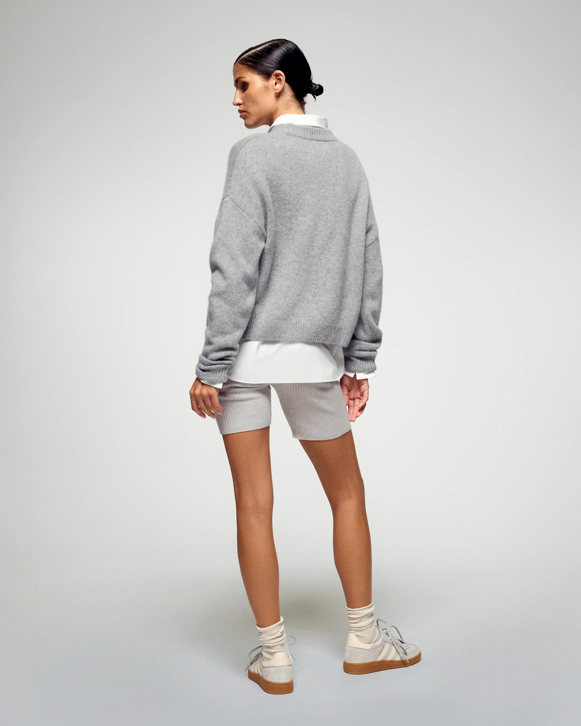 Crewneck Sweater Hand-Embroidered Love (H25 / WOMEN / Dark Heather Grey) - Image 4