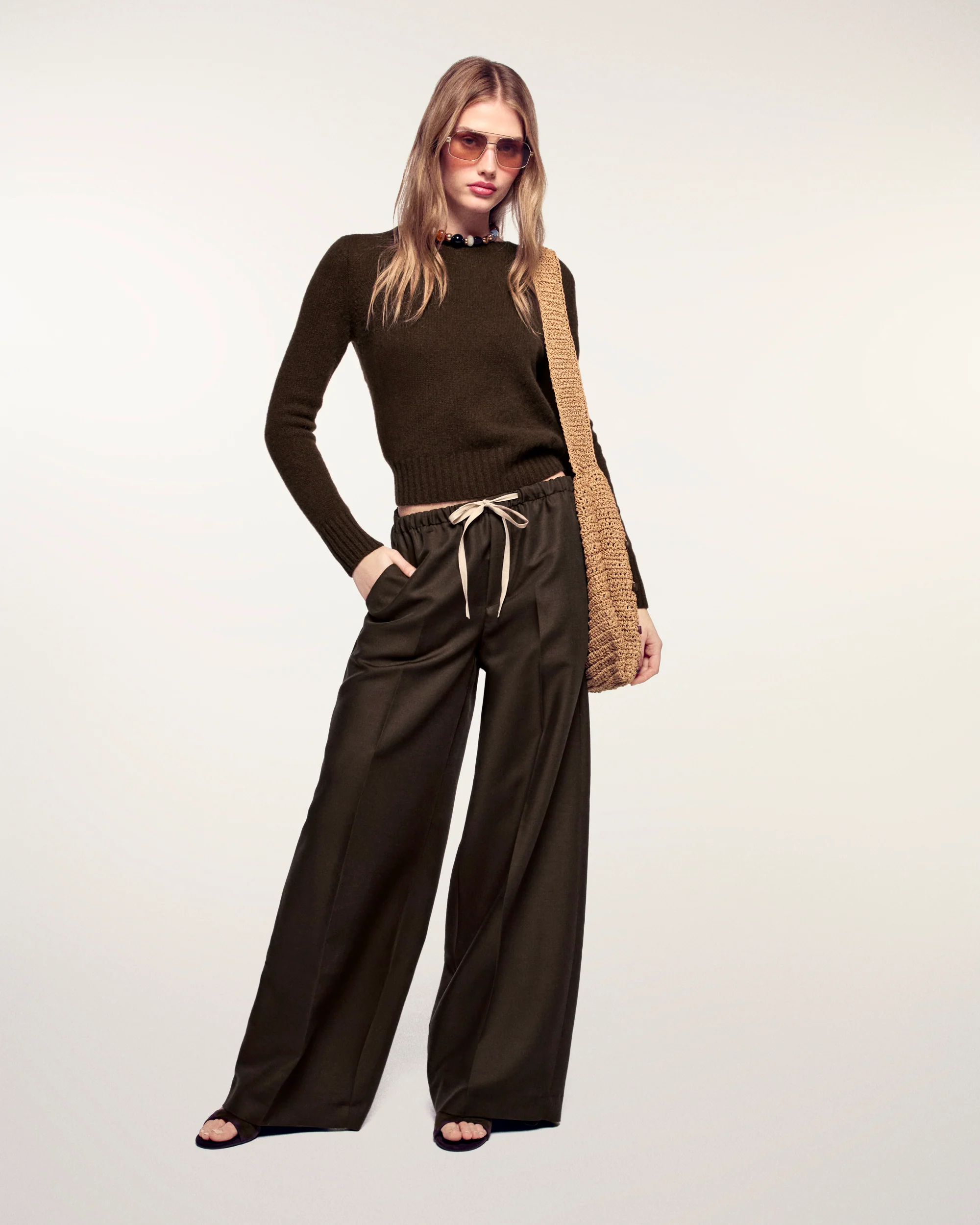 Cropped Crewneck Sweater (S26 / FEMME / Chocolat) - Image 3