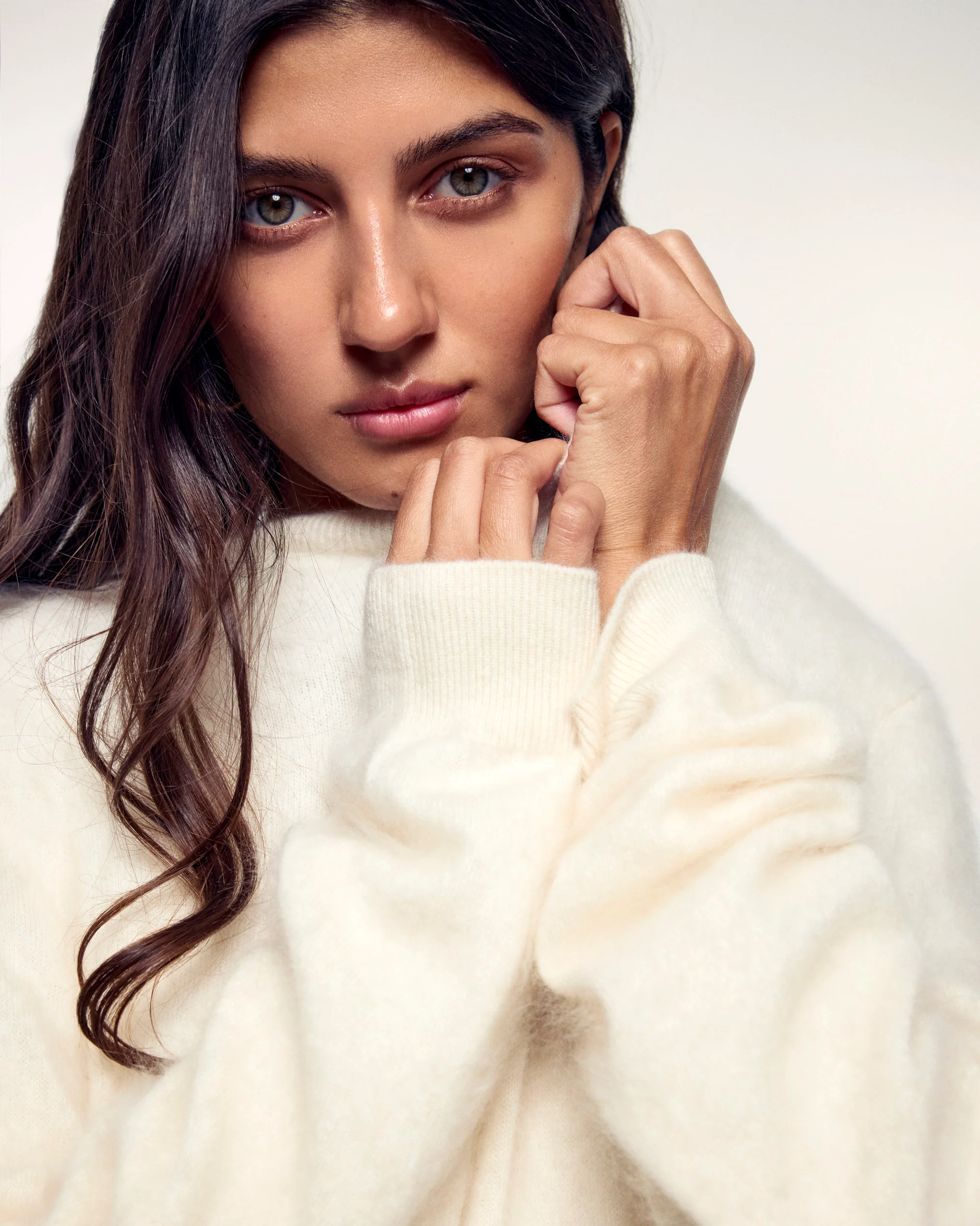 Brushed Cashmere Crewneck Sweater (S26 / FEMME / Ecru)