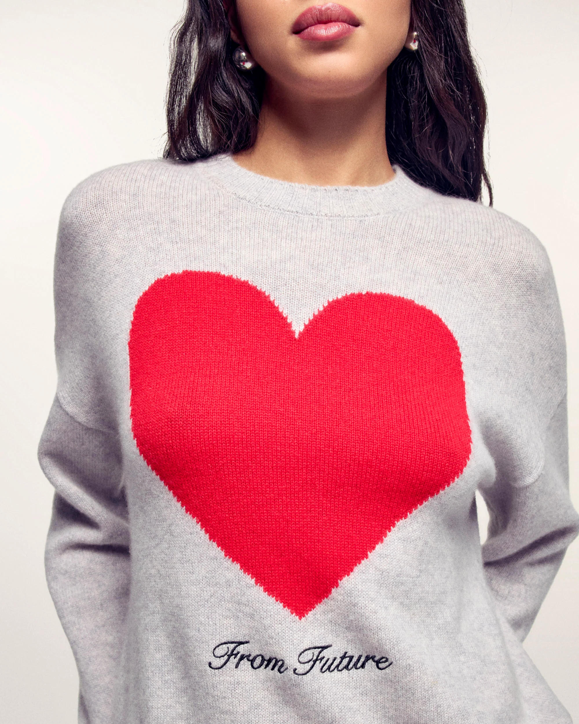 "From Future" Embroidery Heart Crewneck Sweater (S26/ FEMME/ Gris Chiné Clair) - Image 2