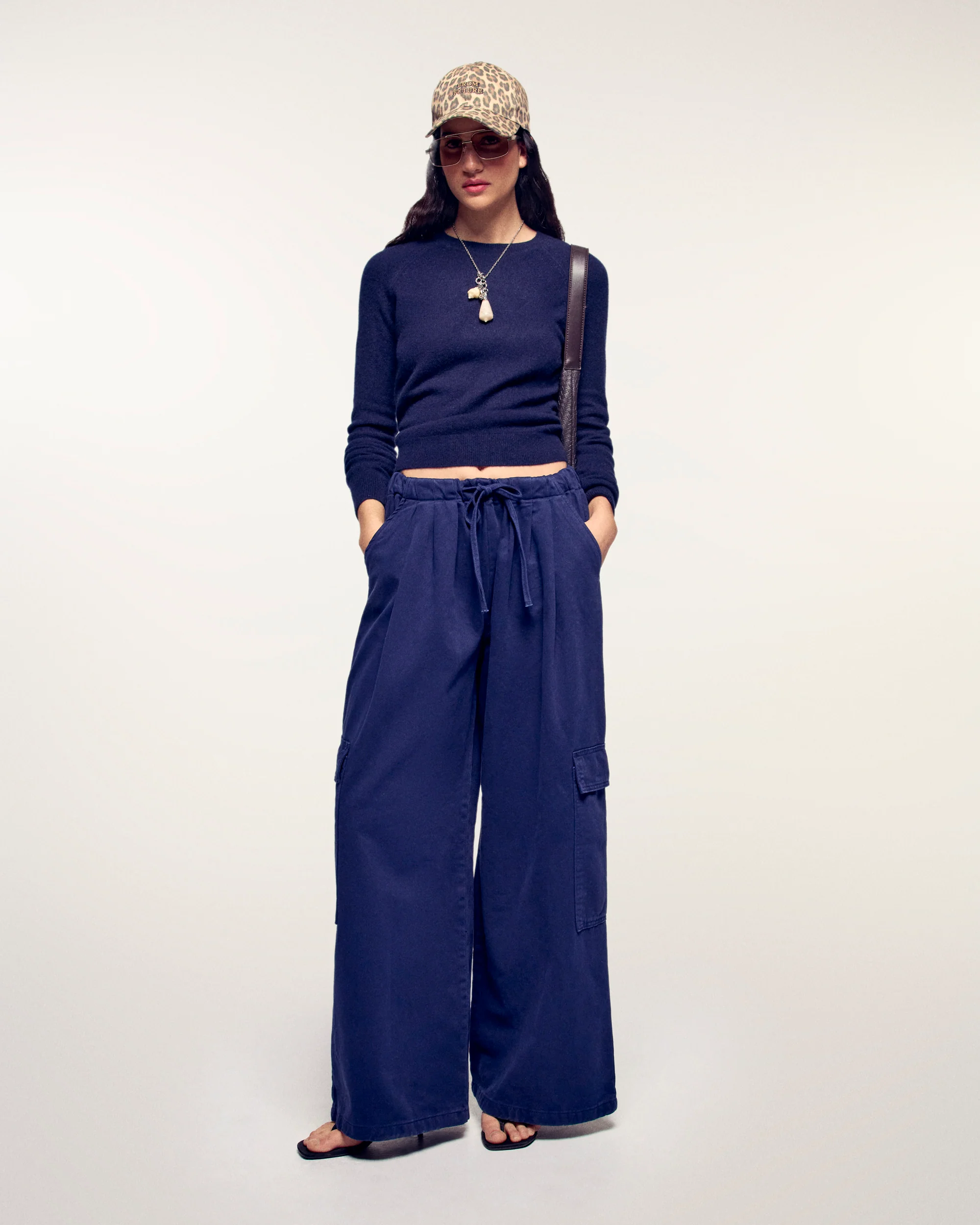 Crewneck Sweater (S26 / FEMME / Navy) - Image 3