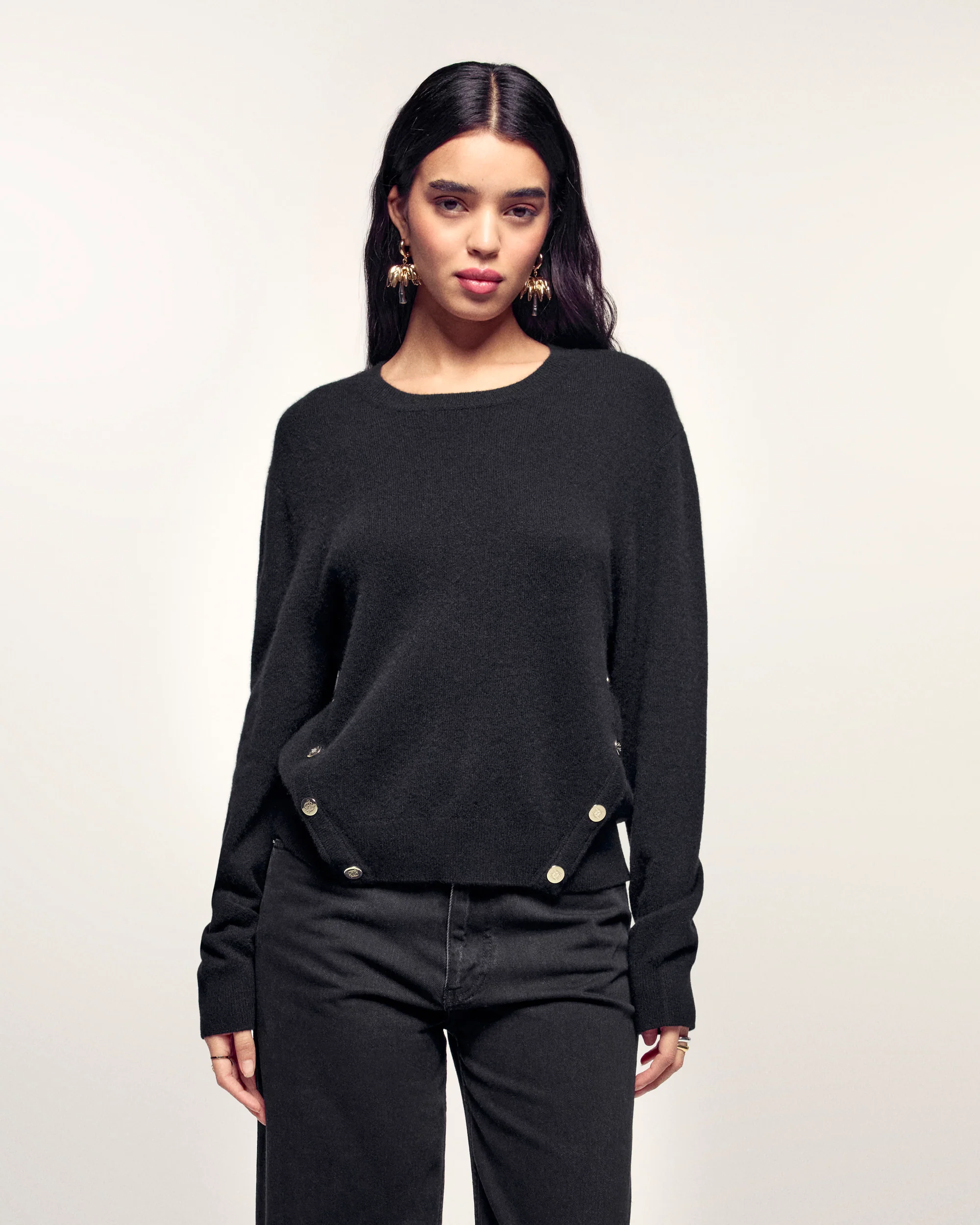 Gold Button Crewneck Sweater (S26/ FEMME/ Noir)