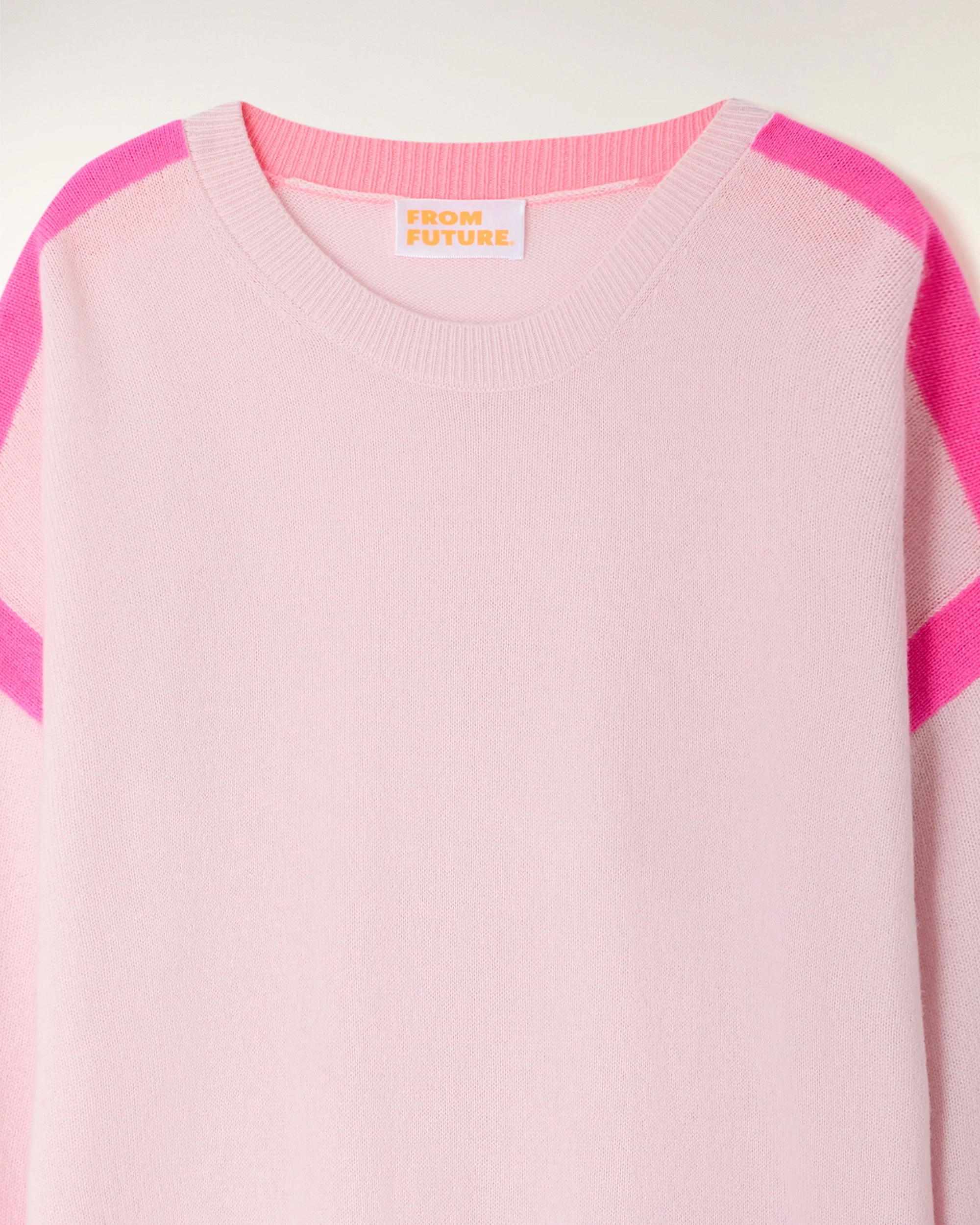 Oversize Crewneck Sweater with Contrasting Trim (S26 / FEMME / Sky Pink) - Image 5