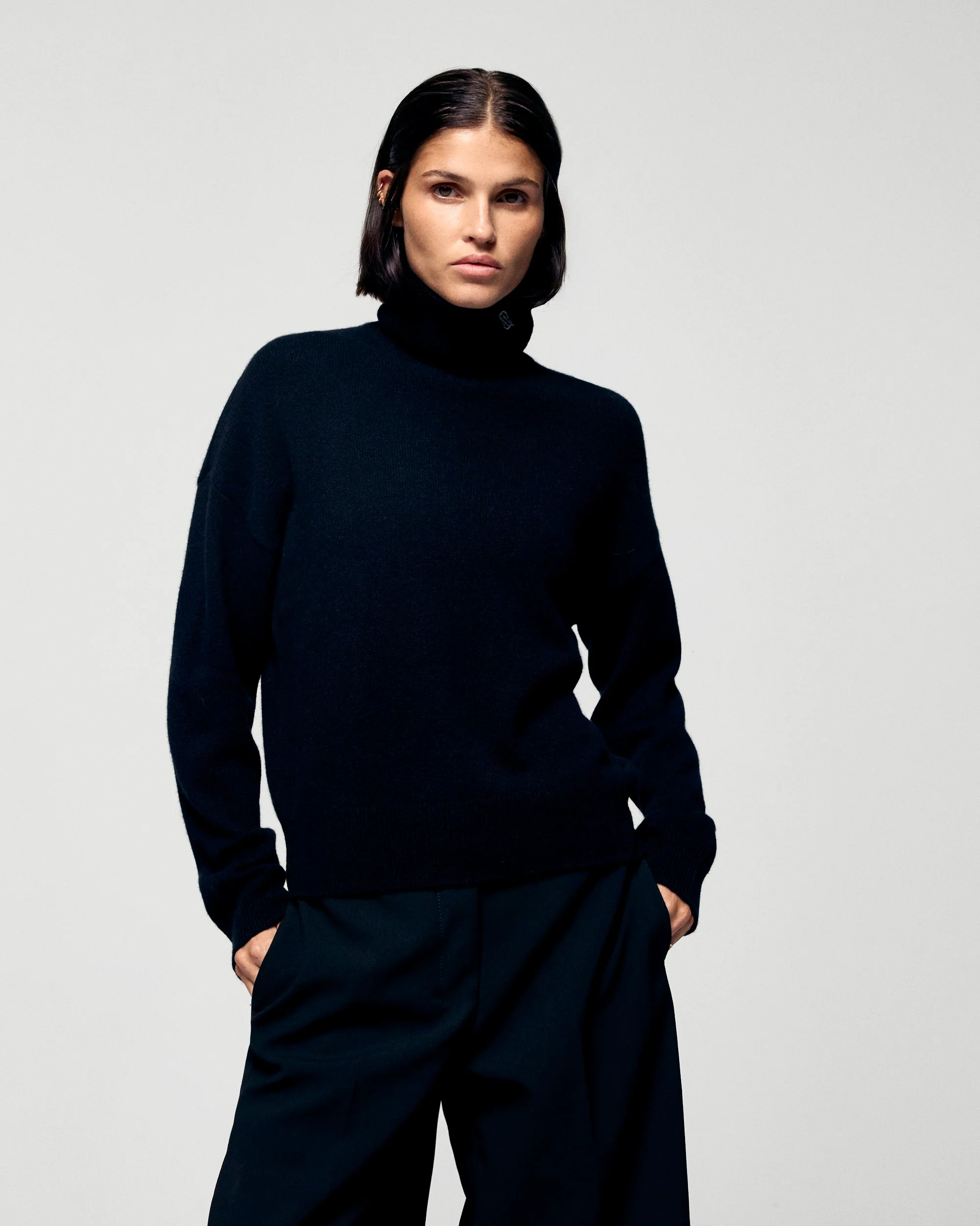 Turtleneck Sweater (H25 / FEMME / Black)