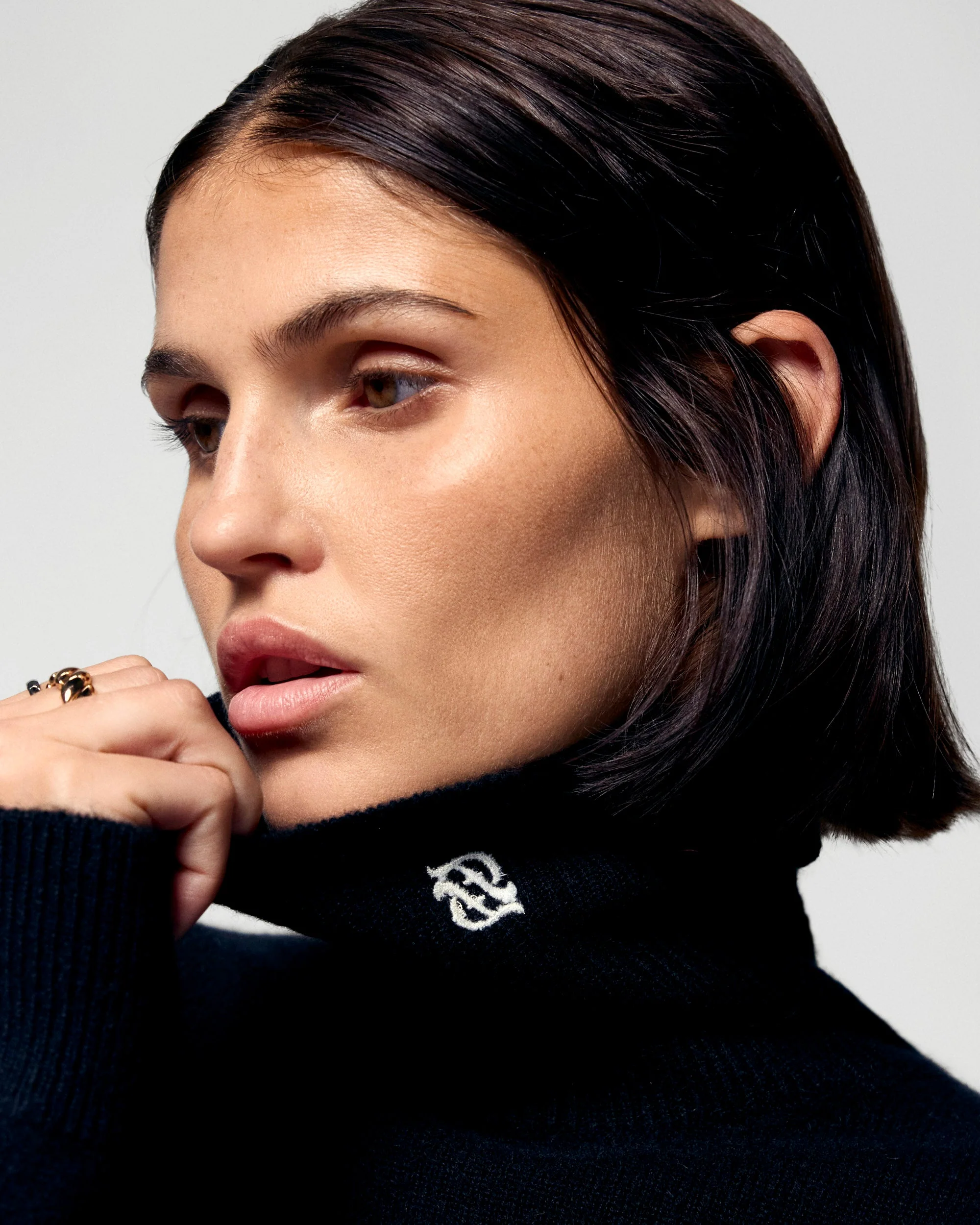 Turtleneck Sweater (H25 / FEMME / Black) - Image 2
