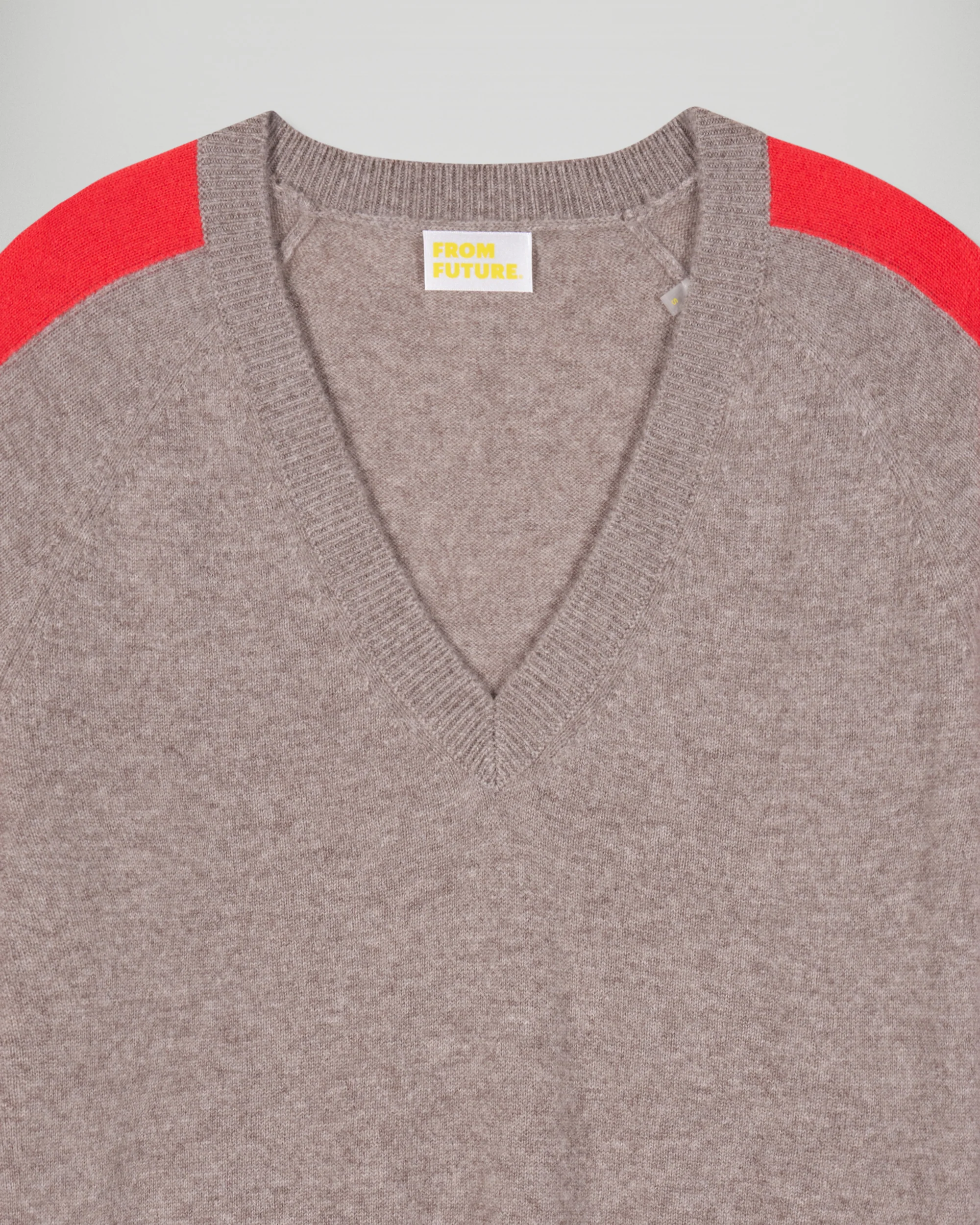 V-Neck Sweater (H25 / FEMME / Taupe) - Image 6