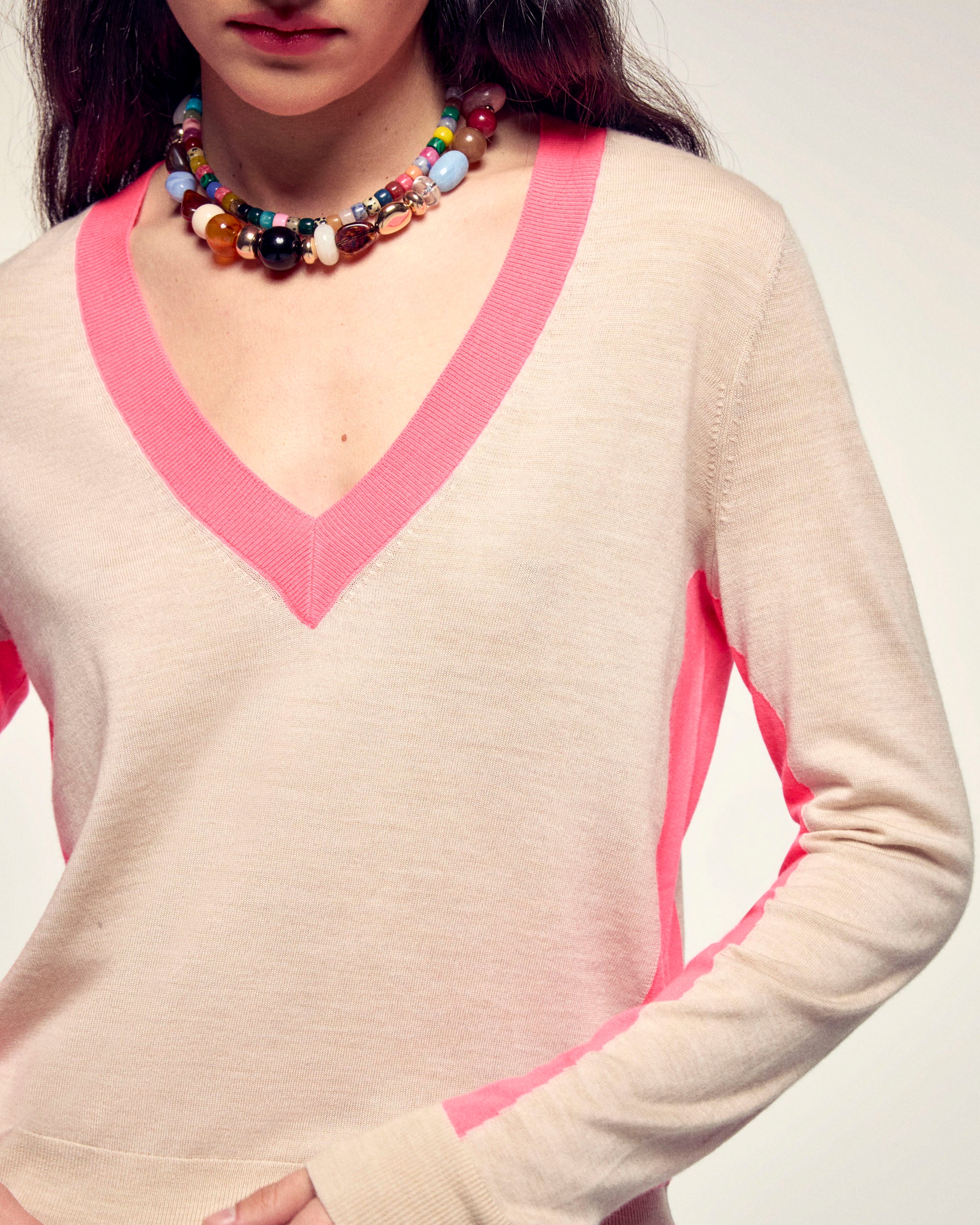 Contrasting Striped V-neck Sweater (S26 / FEMME / Beige Chiné / RWS) - Image 2