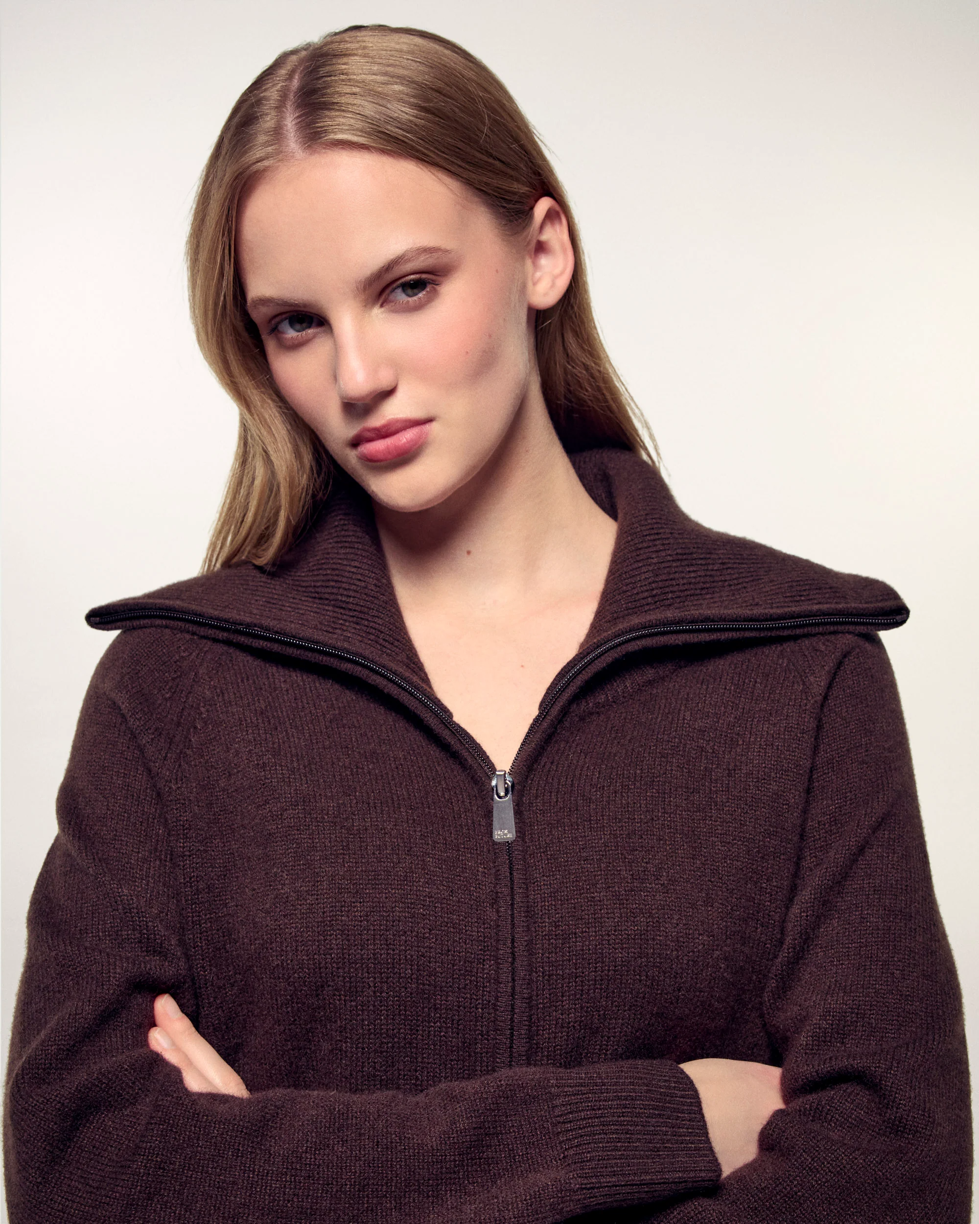 Wide Collar Cardigan (S26/ FEMME/ Chocolat)