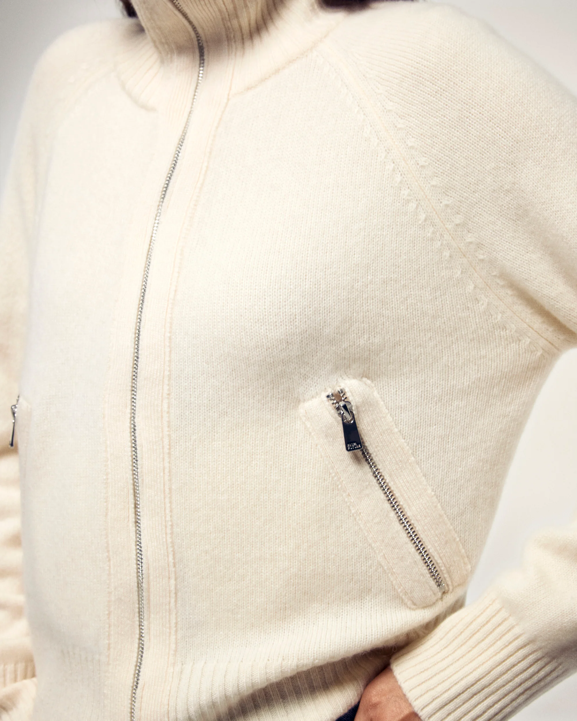 Two-way Zip-up Cardigan (S26/ FEMME/ Ecru) - Image 3