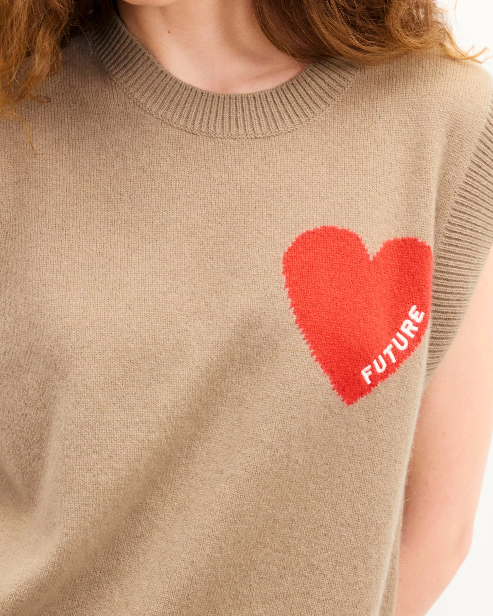 Heart Sleeveless Sweater (S25 / WOMEN / Tropical Taupe) - Image 2
