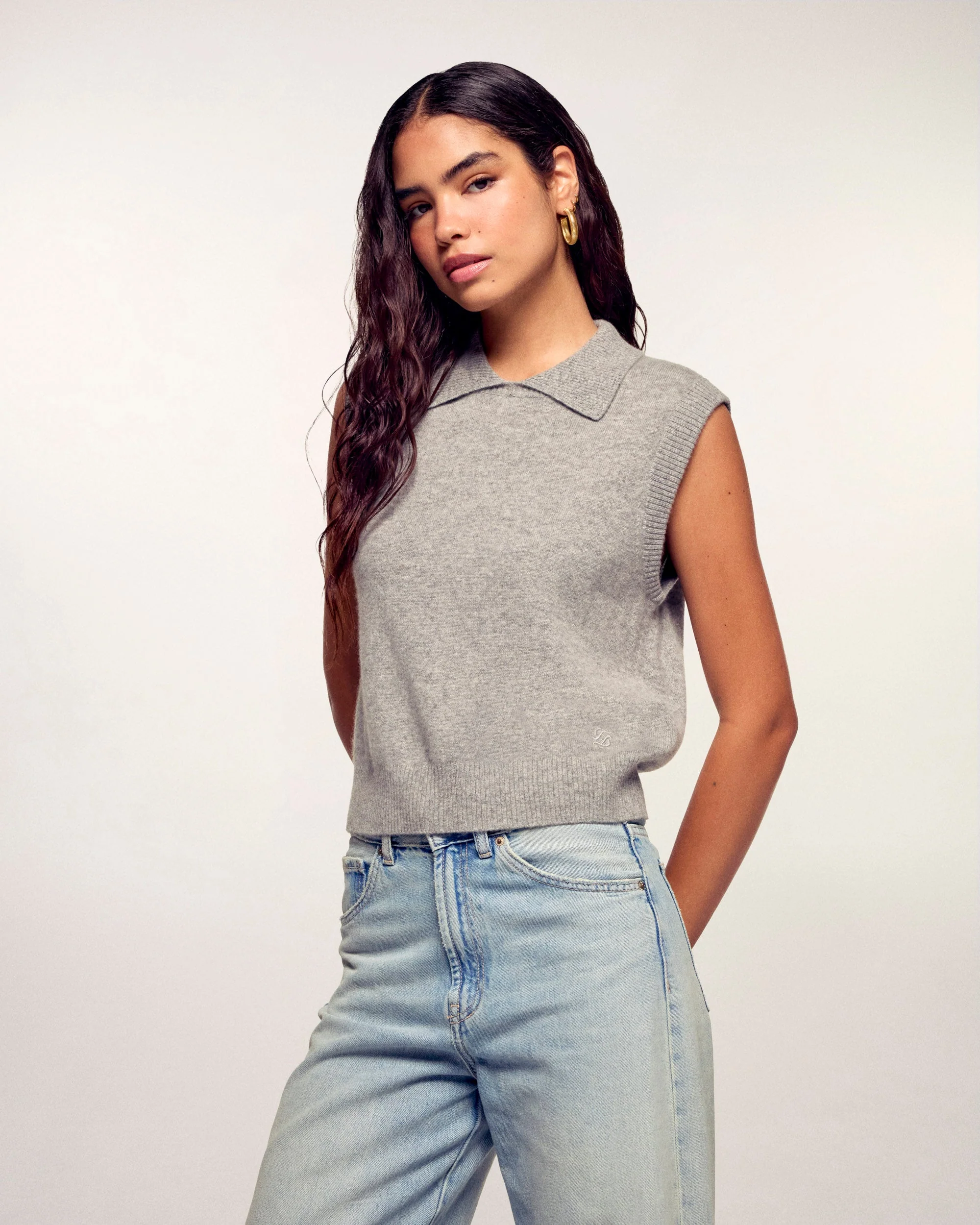 Sleeveless Polo Sweater (S26 / FEMME / Gris Chiné Foncé)