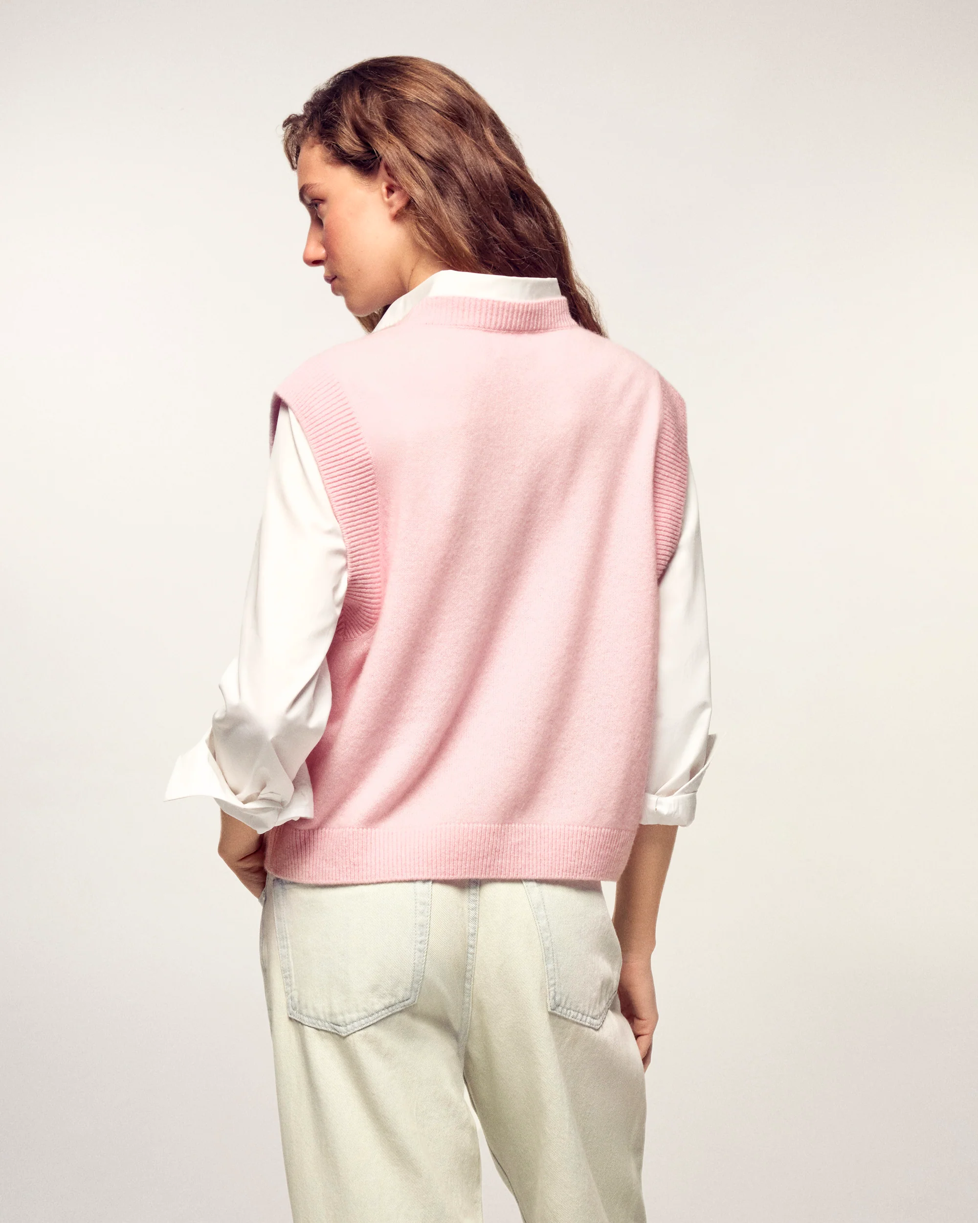 Sleeveless Sweater (S26 / FEMME / Sky Pink) - Image 3