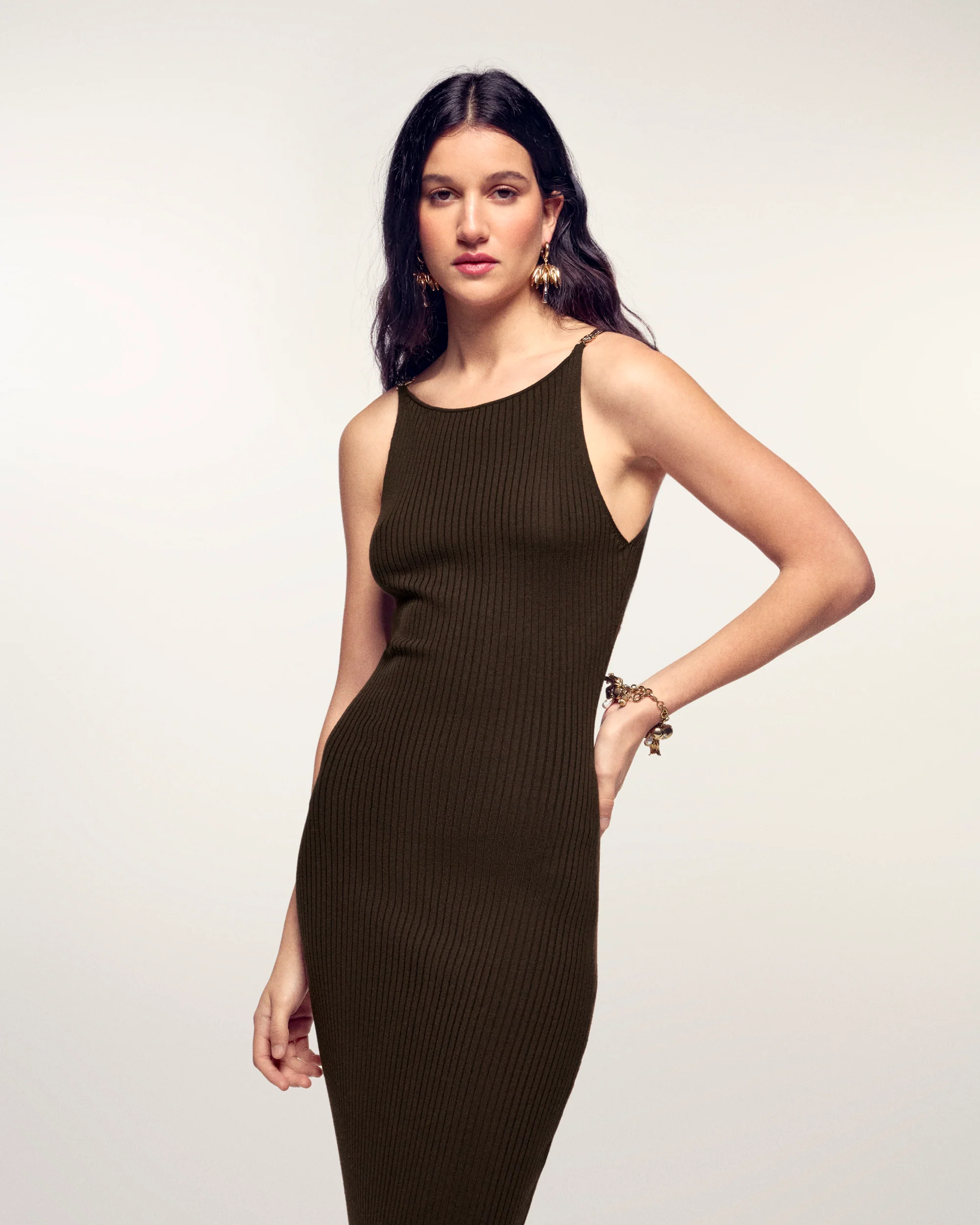 Long Ribbed Dress with Jewel Shoulders (S26 / FEMME / Chocolat / RWS) - Image 4