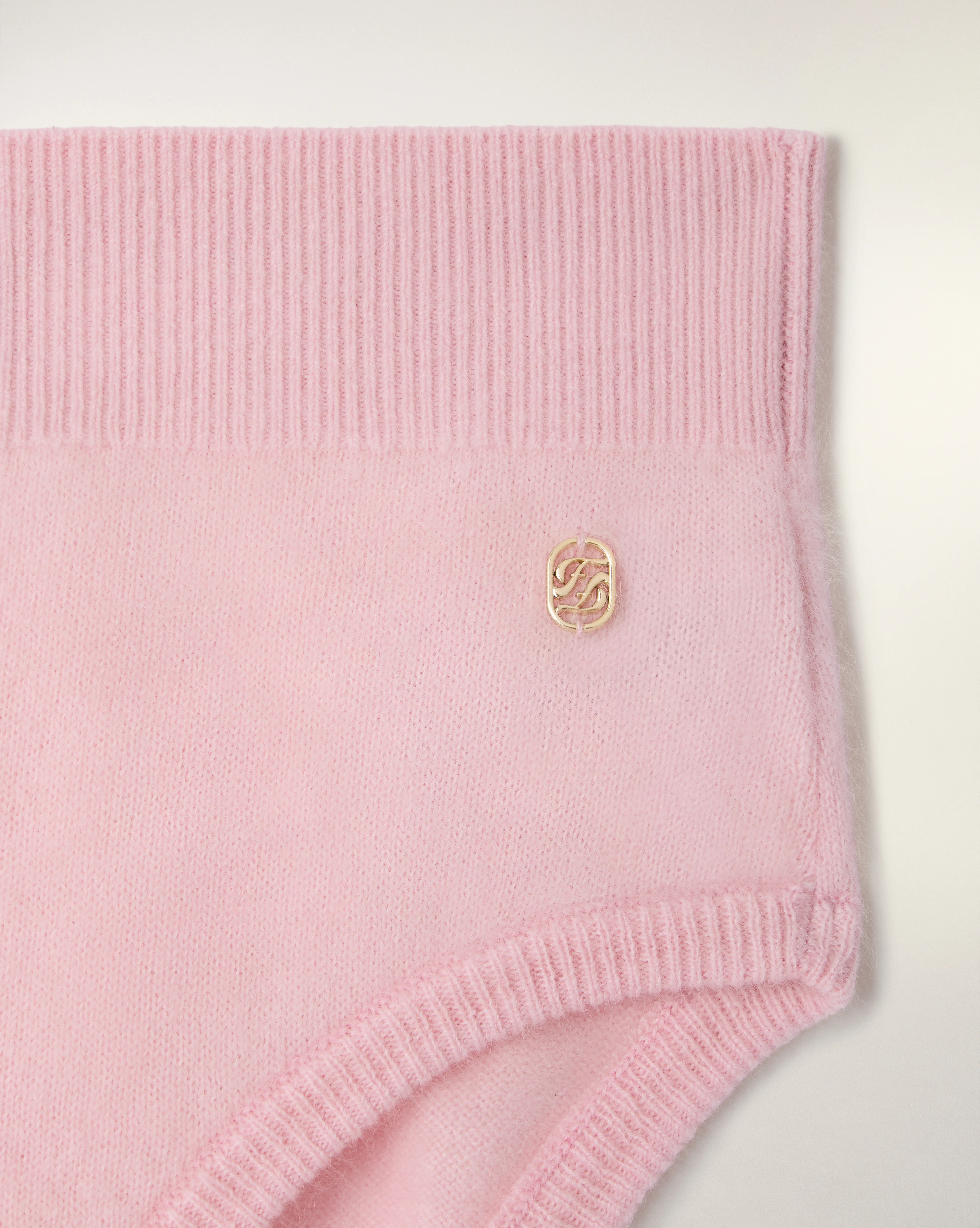 Brushed Cashmere Short (S26/ FEMME/ Cloudy Pink) - Image 6