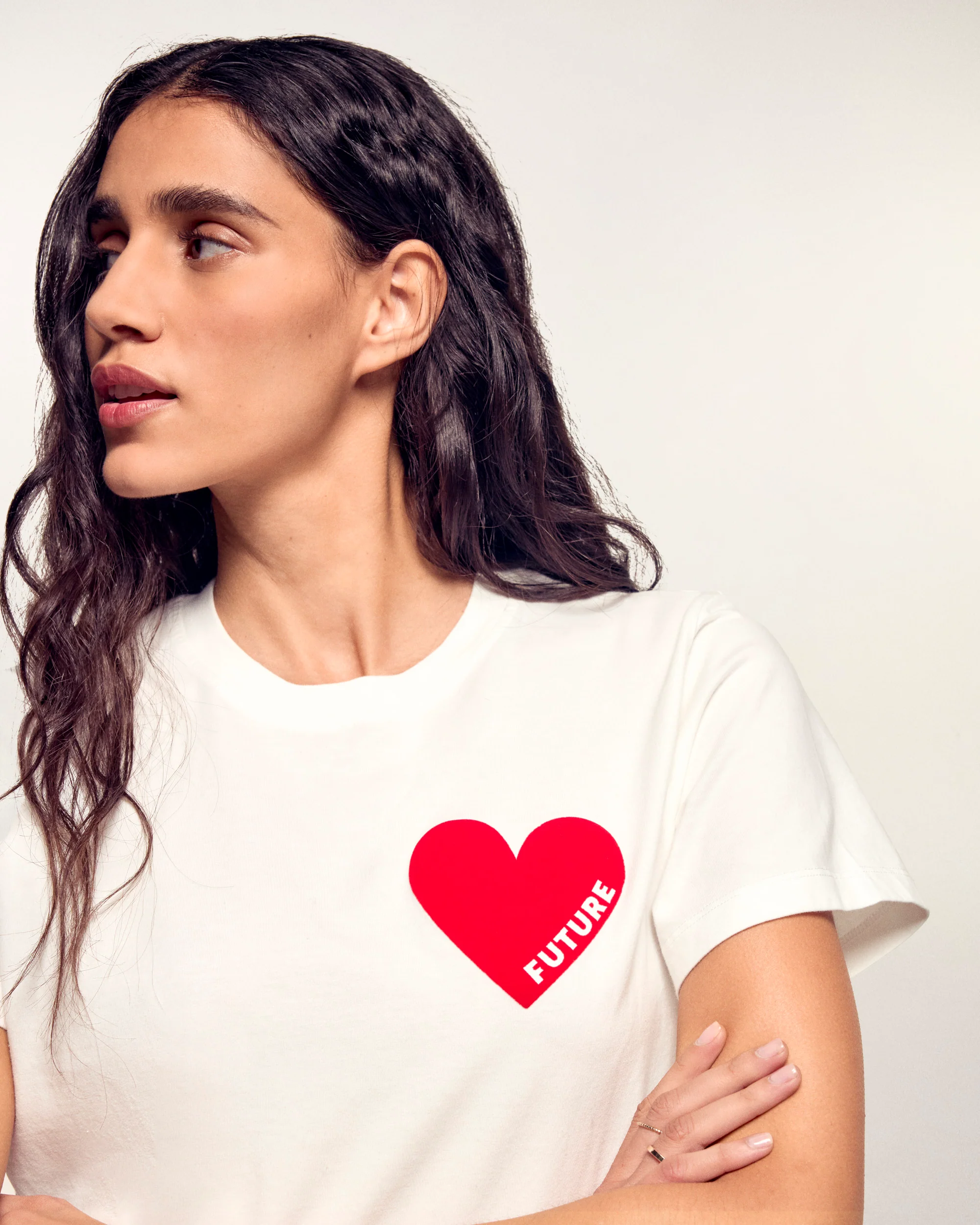 Crewneck Short Sleeve Heart T-shirt (S25 / WOMEN / White) - Image 2