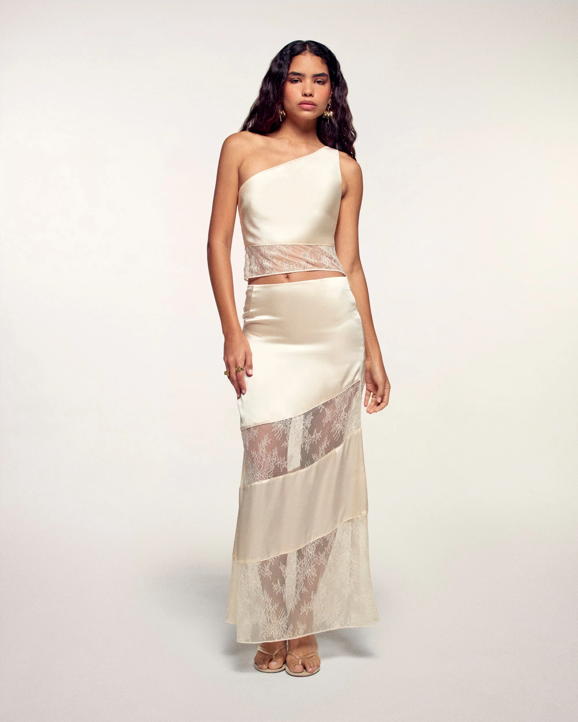 Asymmetric Lace Top (S26 / FEMME / Champagne)