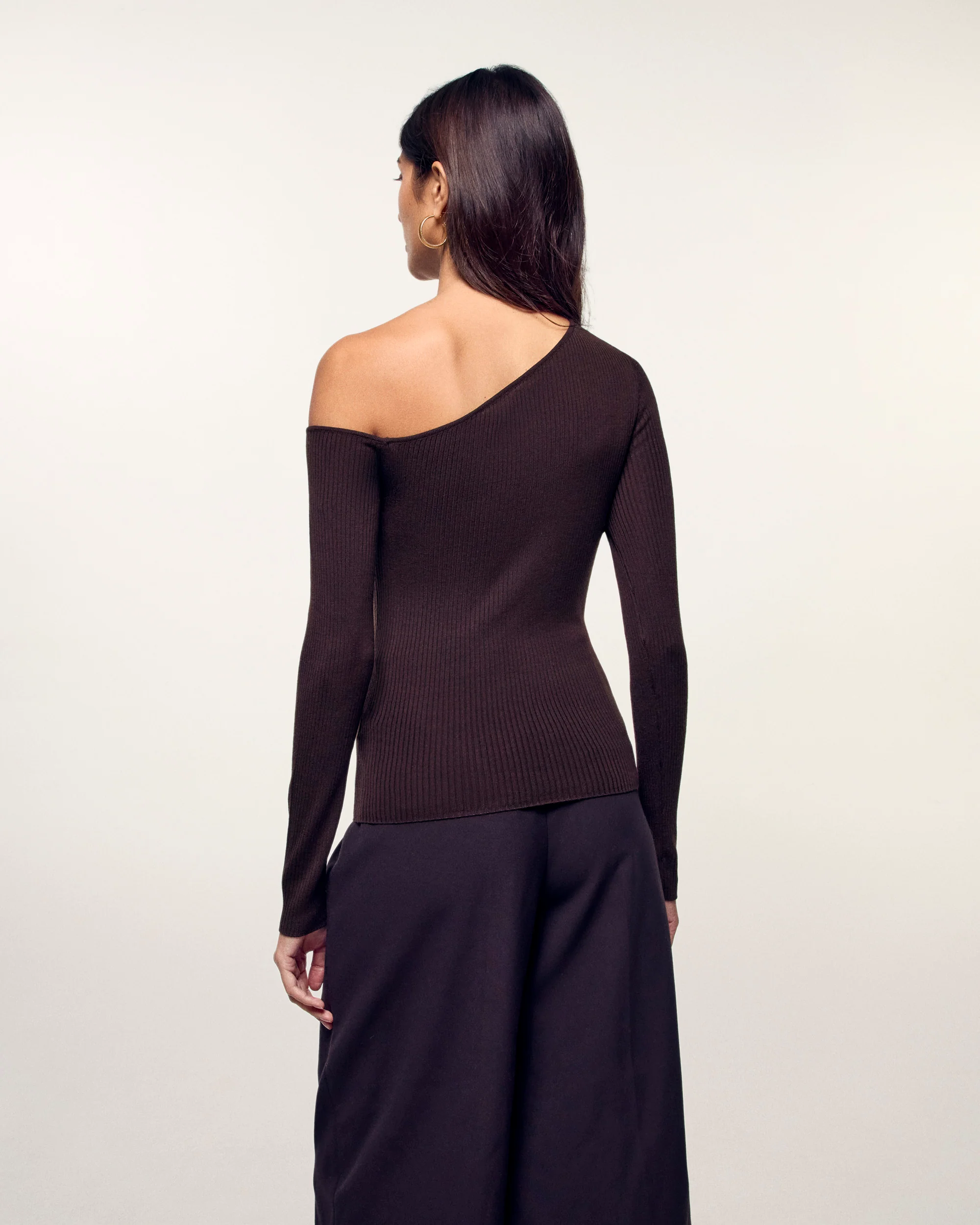 Asymmetrical Top (S26 / FEMME / Chocolat / RWS) - Image 4