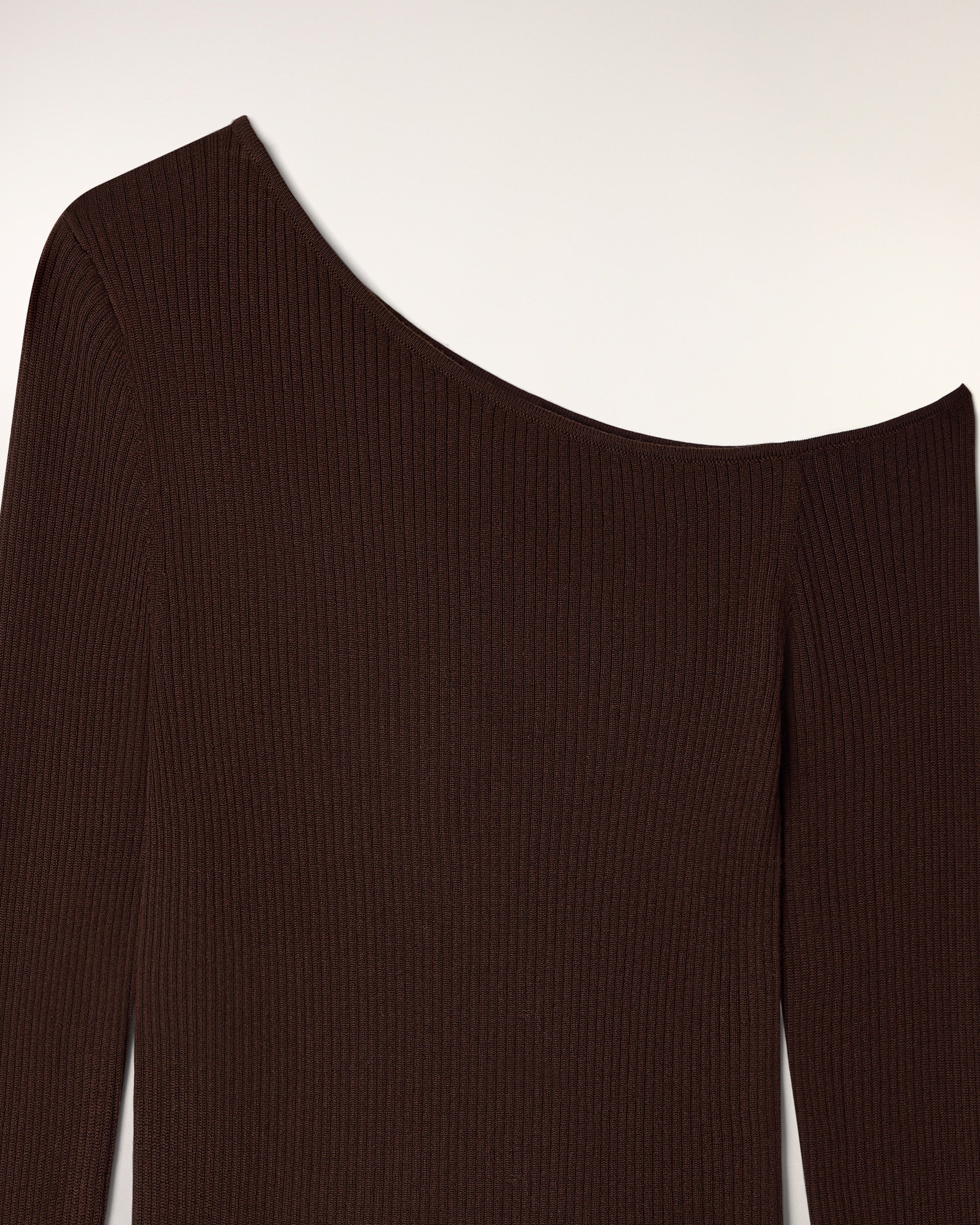 Asymmetrical Top (S26 / FEMME / Chocolat / RWS) - Image 6